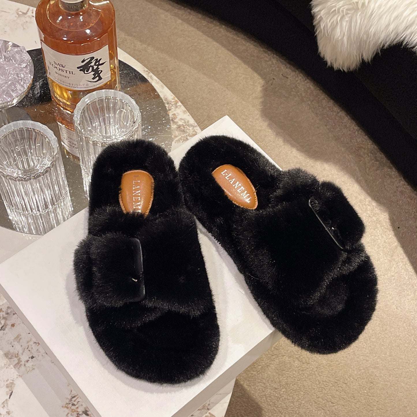 Autumn And Winter New Word Buckle Inside The Cashmere Fashion Senior Sense Outside To Wear Female Furry Slippers