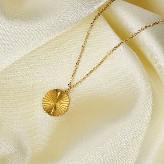 5pcs Fashionable Titanium Steel Sun Disk Pendant Necklace 18K Gold Plated Stainless Steel Coin Necklace For Men And Women Jewelry