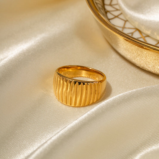 5pcs Niche 18K Electric Gold Plated Titanium Steel Ring 18K Gold Stainless Steel Vertical Grain Cut Wide Face Ring