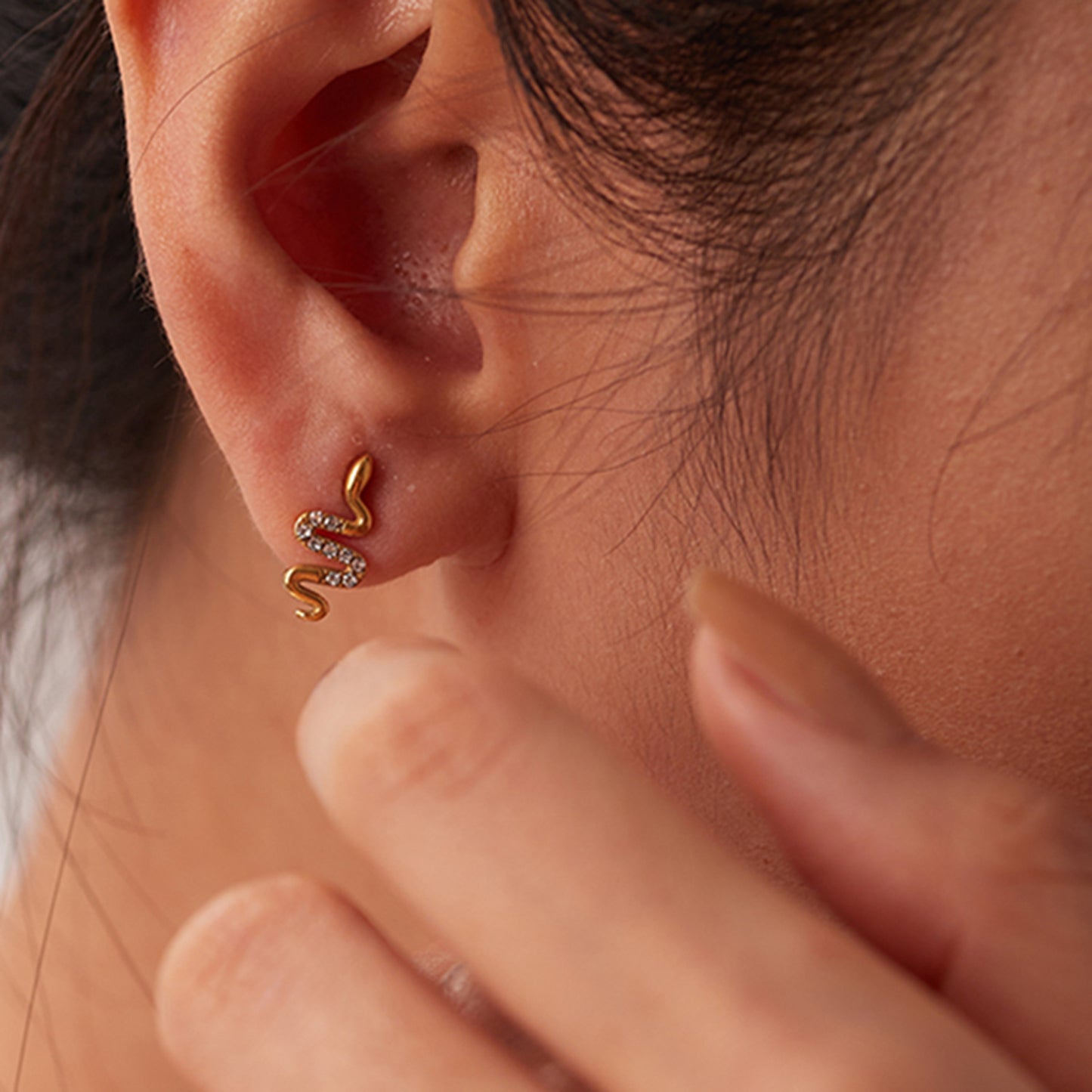 5pcs Stylish Vintage Earrings 18K Gold Stainless Steel Serpentine Earrings Set With Green/White Zircon Earrings For Women