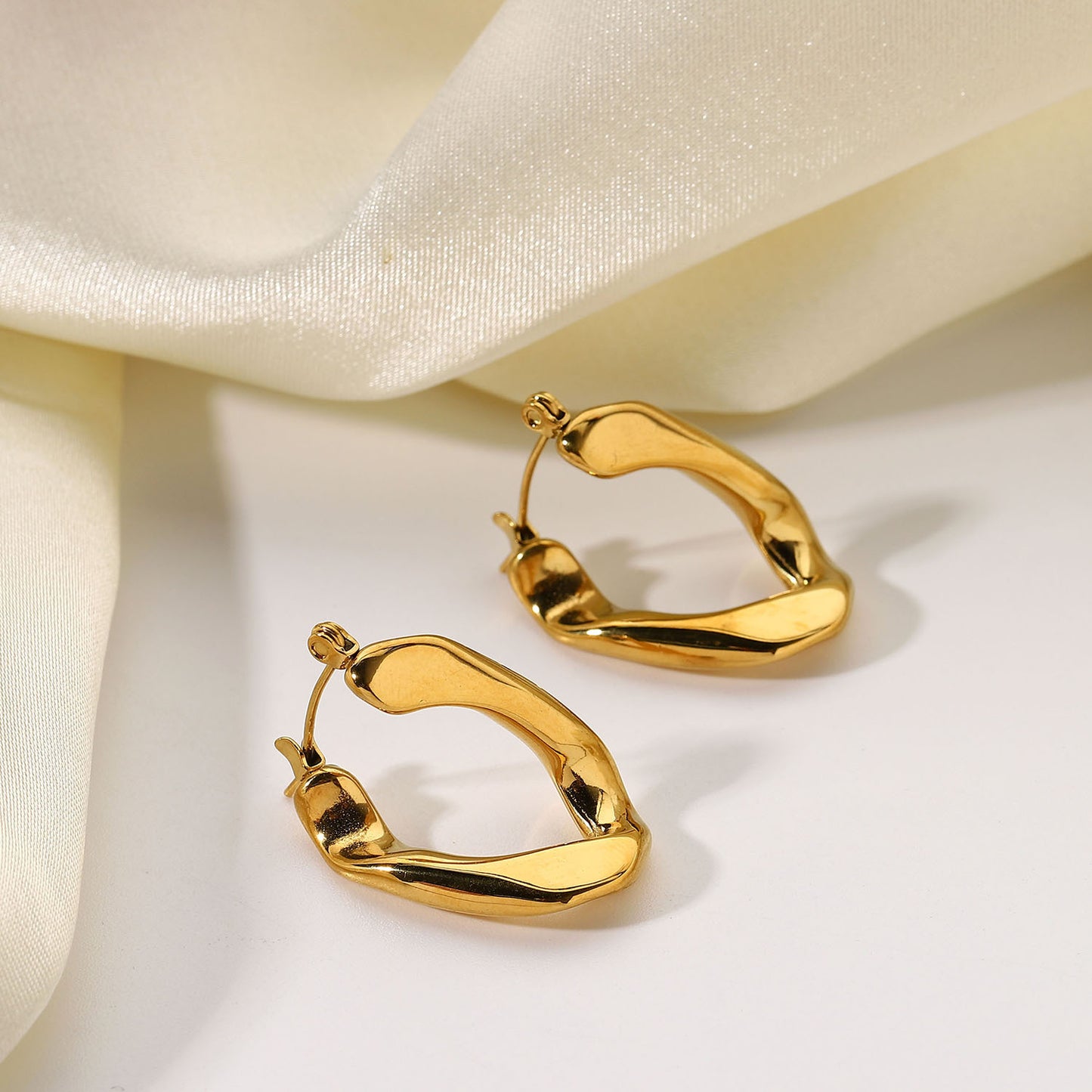 5pcs Stylish Earrings 18K Gold Stainless Steel Women's Jewelry Shaped Flat U-Ring Earrings Jewelry