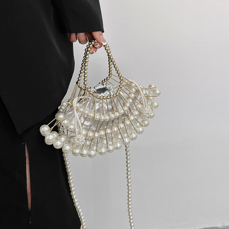 Spring Summer Retro Dinner Handbag - A Pleated Pearl Chain Diagonal Bag with Elegant Hollow-Out Design