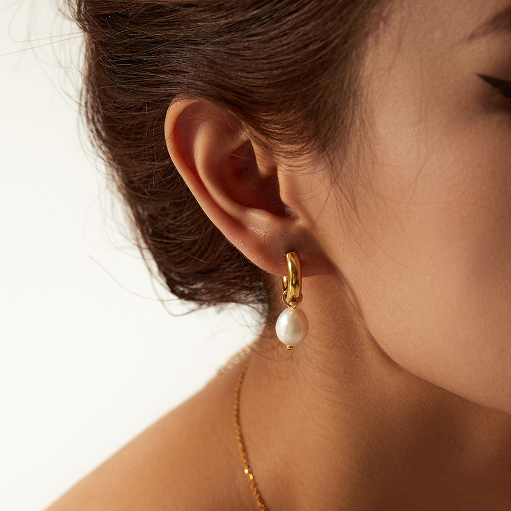5pcs Stylish Simple Style 18K Gold Stainless Steel Earrings Natural Light Pearl Pendant Earrings For Women
