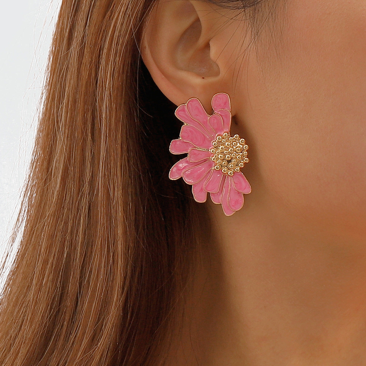 New Earrings Retro Alloy Flower Earrings Feminine Grain Flower Earrings