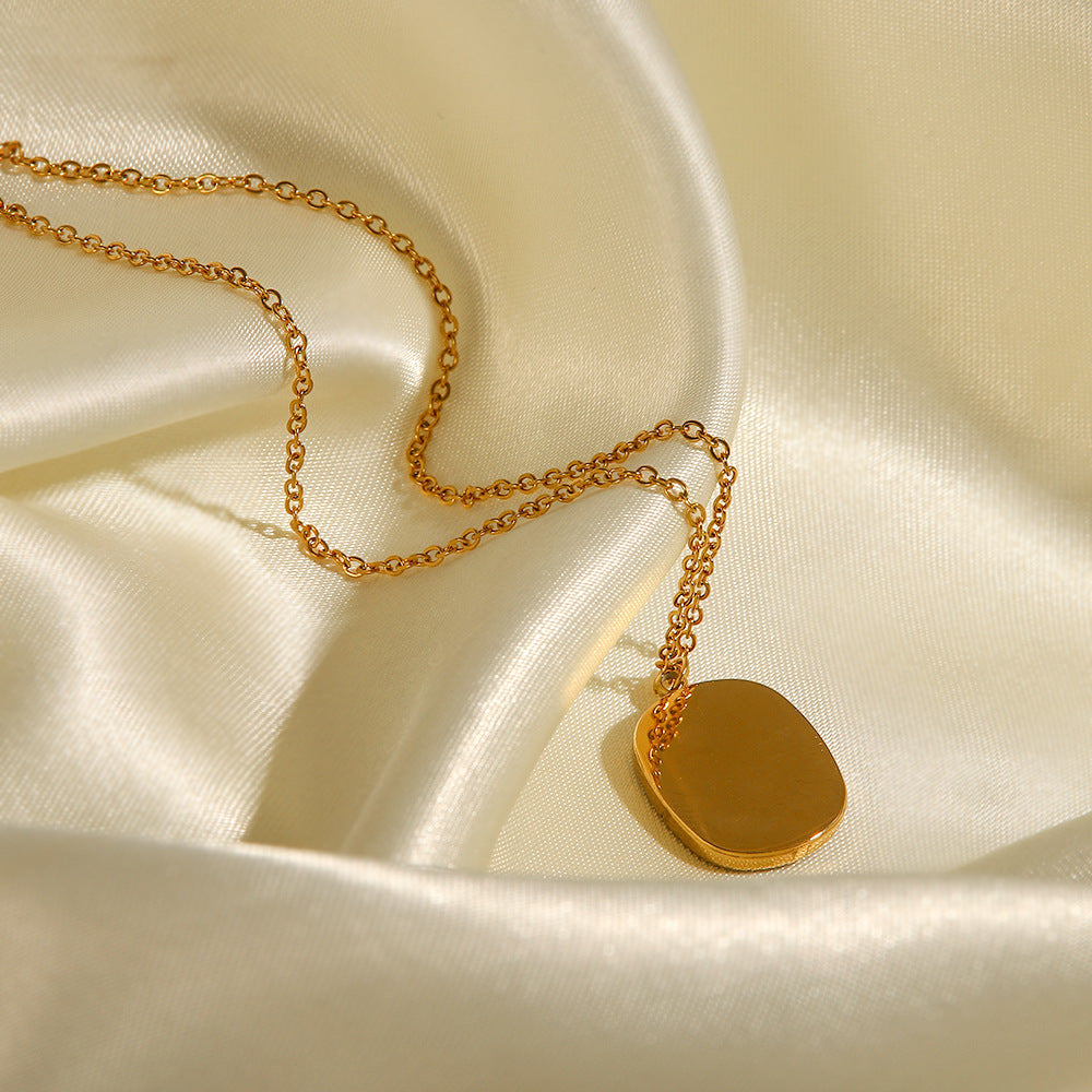 5pcs 18K Gold White Fritillary Inlaid Pendant Necklace Niche Design Light Luxury Rose Pendant Necklace