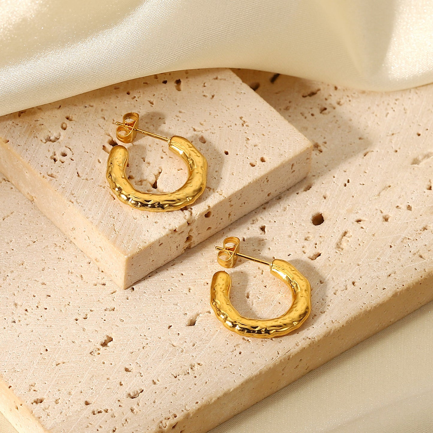 5pcs Titanium Steel Earrings Stud 18K Gold Stainless Steel Lava Effect C-Shaped Earrings Jewelry Woman