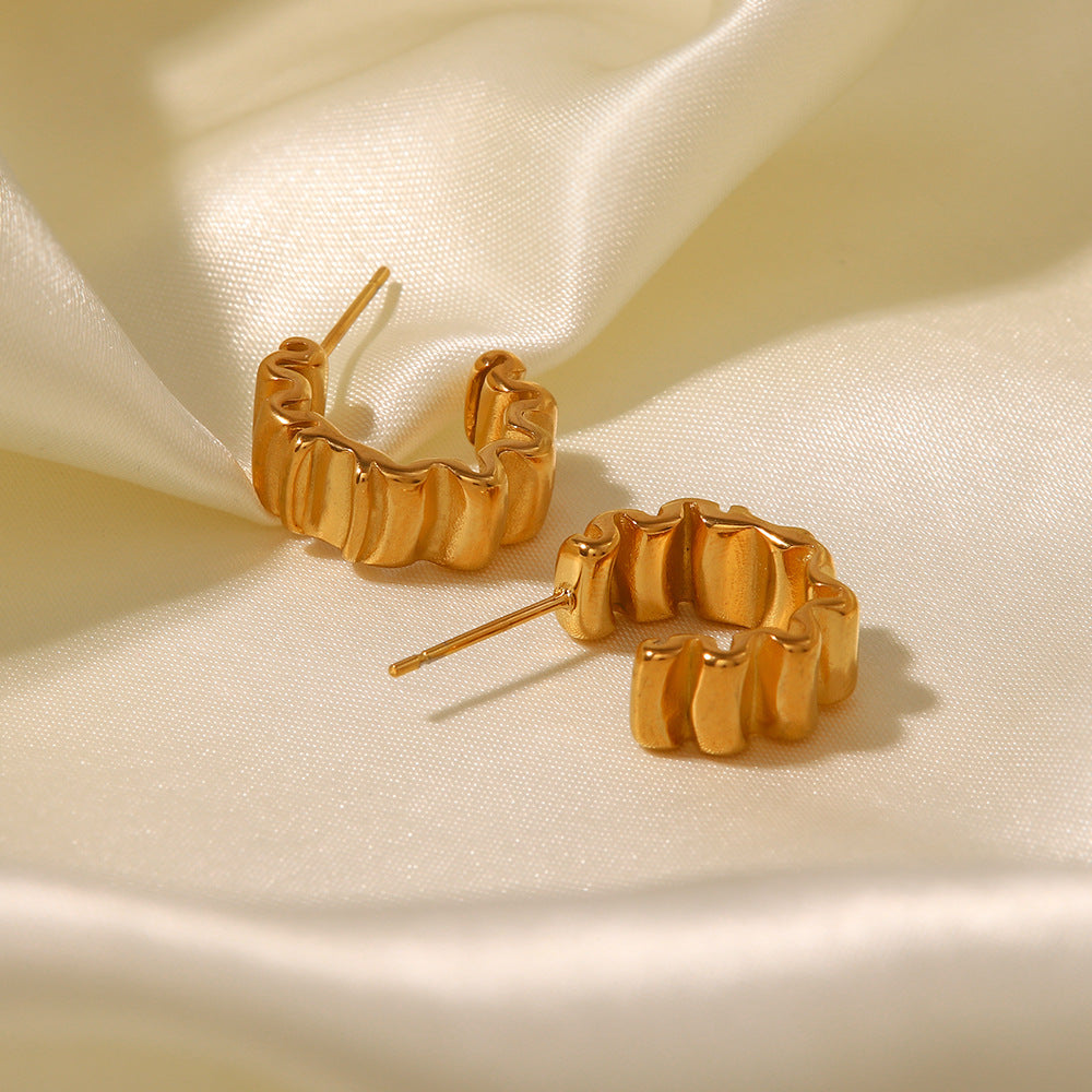 5pcs With The Popular 18K Gold-Plated Pleated C-Shaped Earrings Design Sense Fashion All Matching Earrings