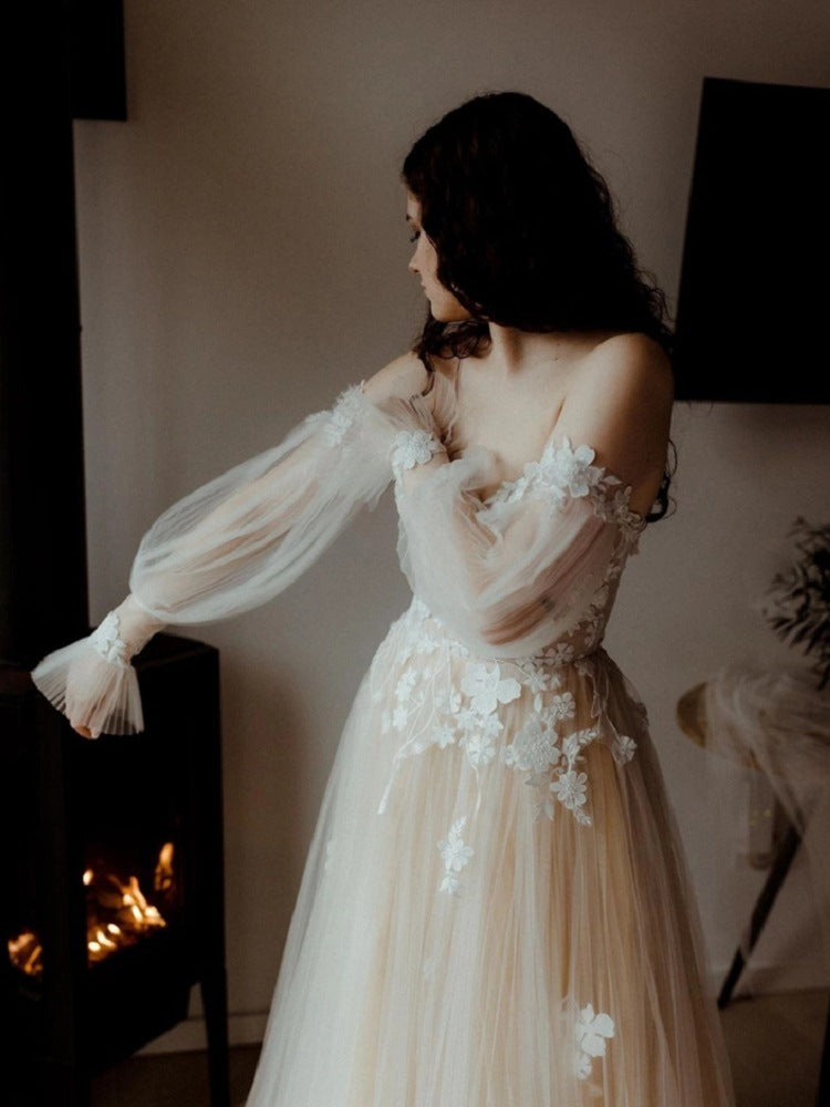 Light Wedding Dress New Vintage Lace Mori Travel Shoot Outdoor One Line Shoulder Bride Out Yarn Fashion